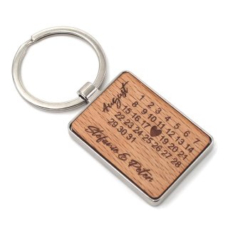 Schlüsselanhänger aus Holz eckig im Metallgehäuse personalisiert mit Namen und Datum zum Valentinstag, personalisiertes Hochzeitsgeschenk, Geschenk für Mama, Geschenk für Papa, für Lieblingsmenschen